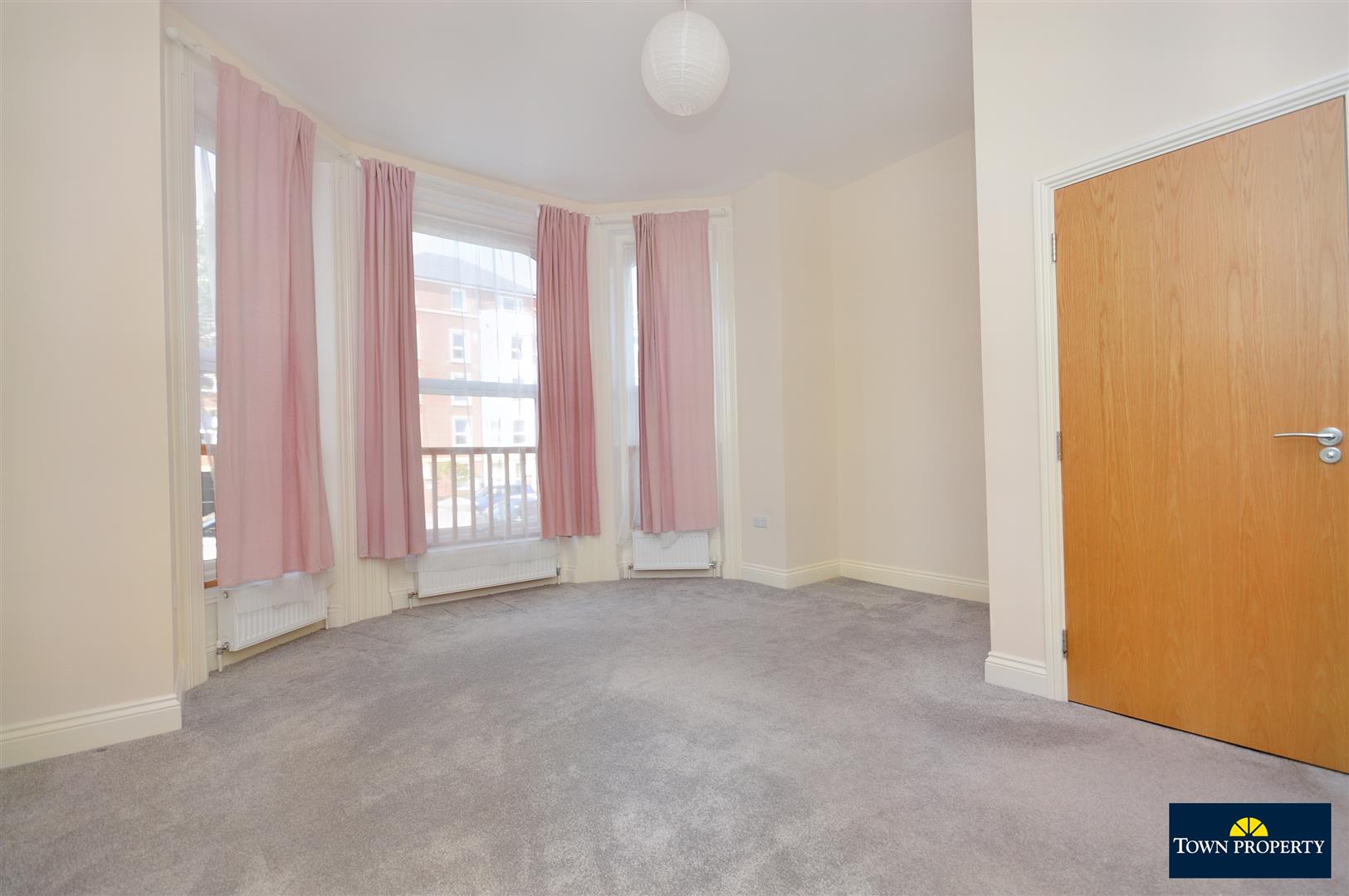 Property Details for 16 Jevington Gardens Eastbourne BN21 4HN Town Property Estate Agents